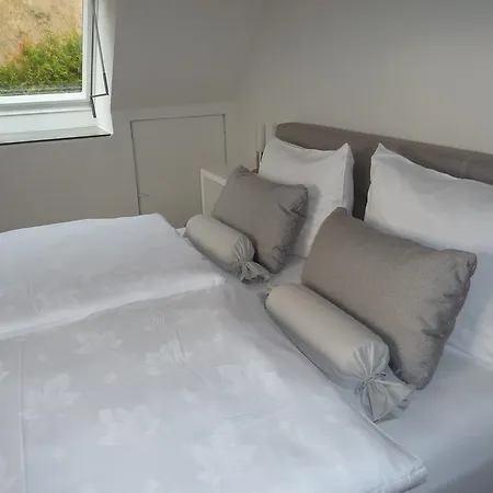 Helle 70 Qm Ferienwohnung Mit Herrlichem Blick Teningen Exterior photo
